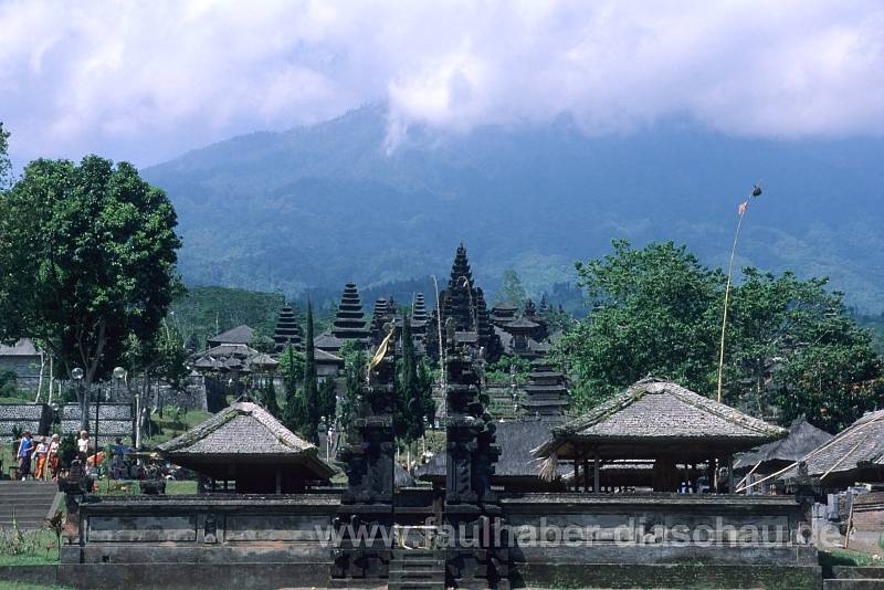 Pura Besakih Muttertempel