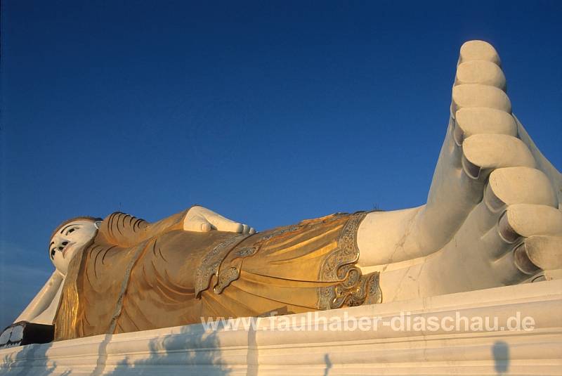 Liegender Buddha