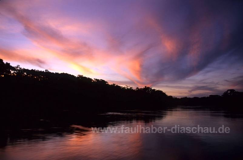 Sonnenuntergang �ber dem Tambopata